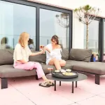 The Pink Penthouse * De Panne