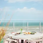 The Pink Penthouse * De Panne