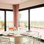 The Pink Penthouse Apartament De Panne